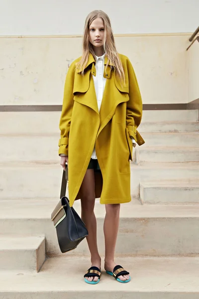 Look 12